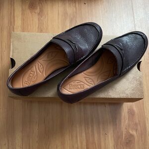 BORN Women’s Dinah Classic Dark Blue Leather Penny Loafers Size 6 | EUC